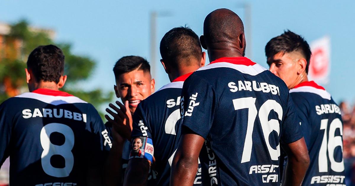 (VIDEO) Nacional goleó a Fénix y tomó la cima de la liga uruguaya