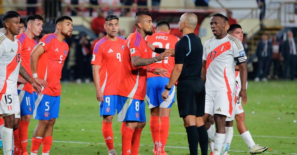Vidal: "Este punto es importante, siempre es difícil jugar con Perú"