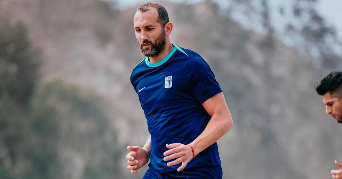 Barcos: "Hablé con Guerrero y me dijo que no tenía problemas para que yo siga usando la '9'"