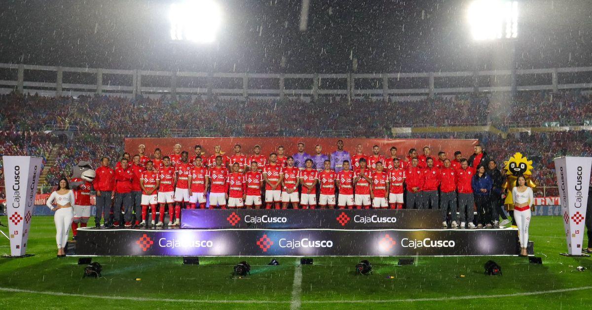Cienciano presentó a su plantel en 'La Noche del Rojo Imperial'