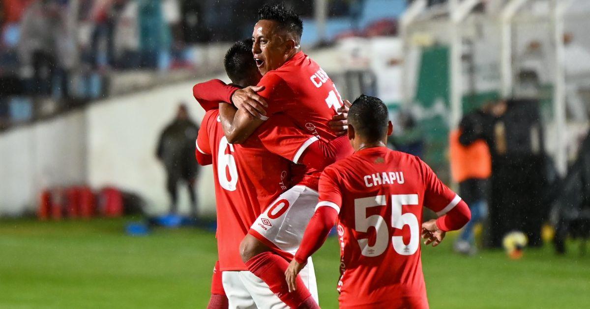 (FOTOS) Cienciano goleó por 4-0 a Jorge Wilstermann en 'La Noche del Rojo Imperial'