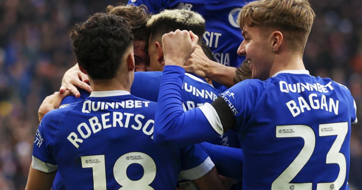 Con Robertson, Cardiff goleó por 3-0 a Swansea por la Championship