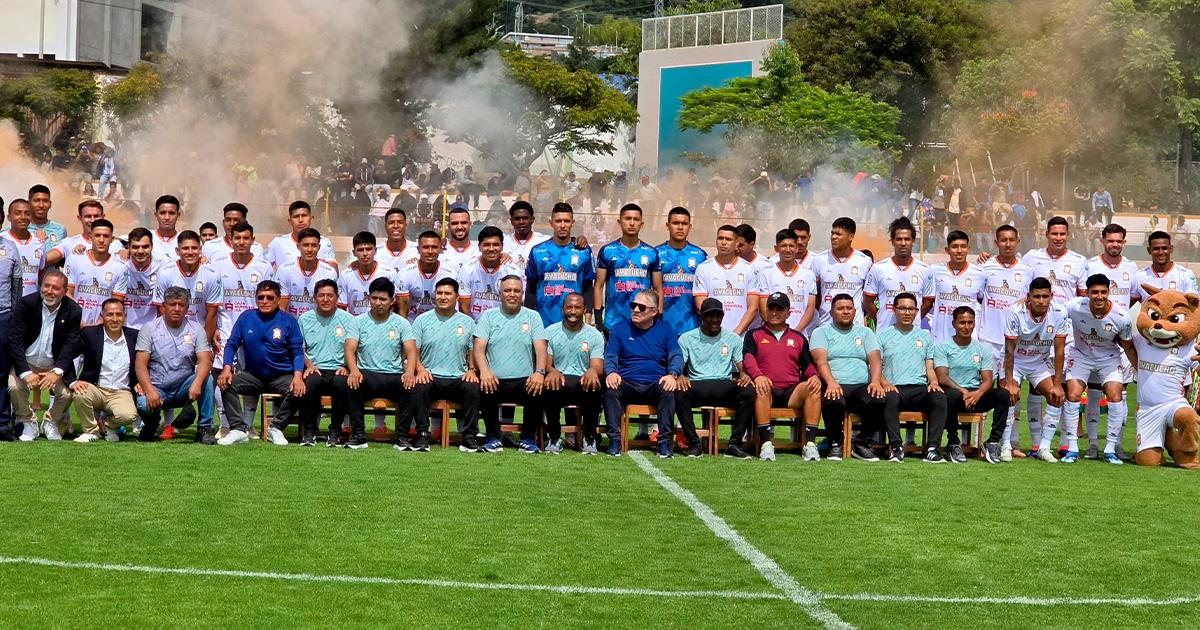 (FOTOS) Ayacucho FC presentó a su plantel para la temporada 2025