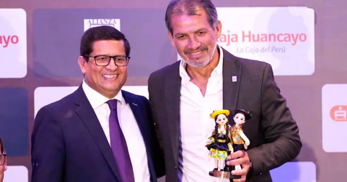 Navarro: "Caja Huancayo nos ayudará muchísimo en todos los proyectos"