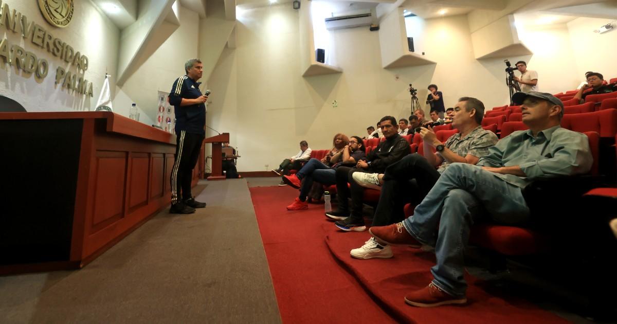 Conar realizó charla sobre reglas de juego y VAR para periodistas