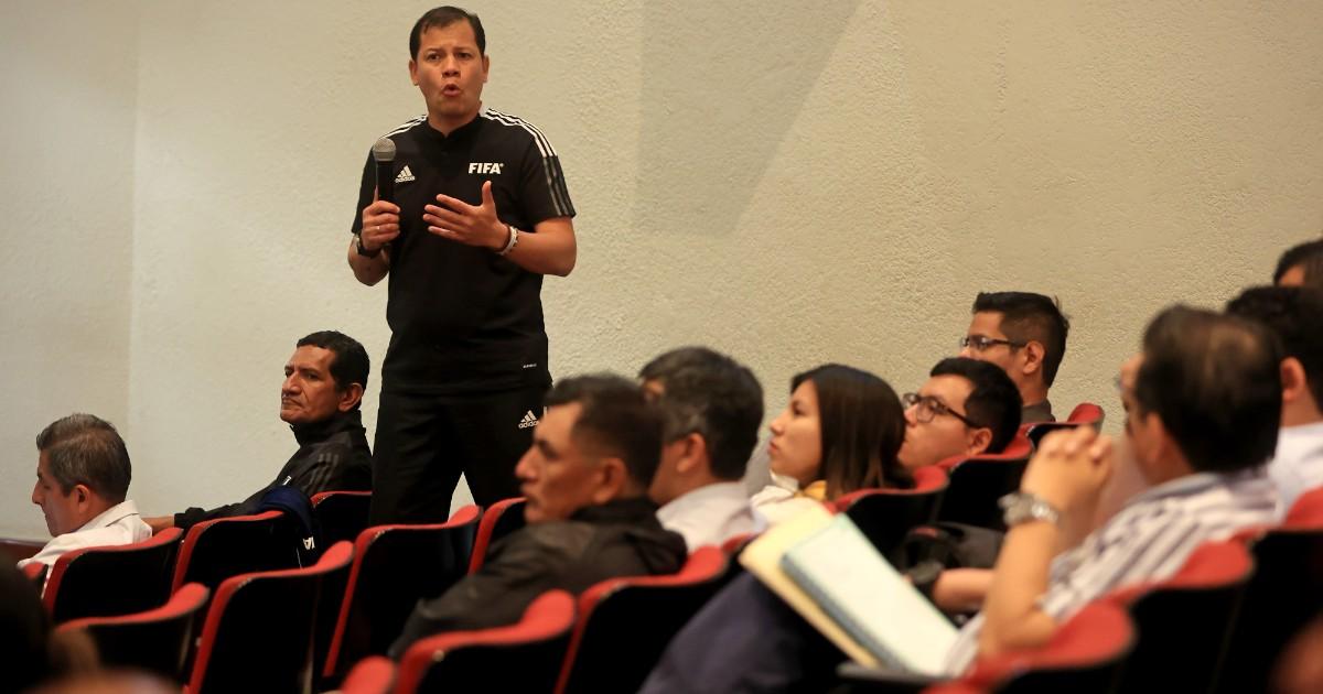 Conar realizó charla sobre reglas de juego y VAR para periodistas