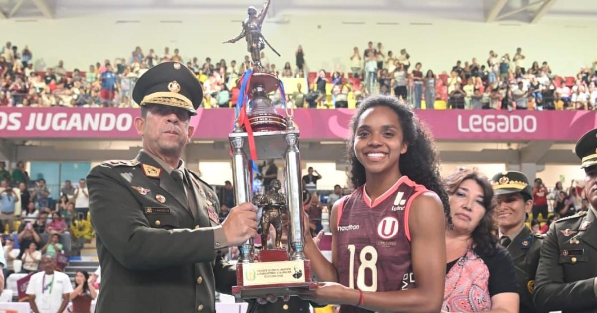 El rugido del Cenepa resonó en el Polideportivo de Villa El Salvador: un tributo de garra y pasión