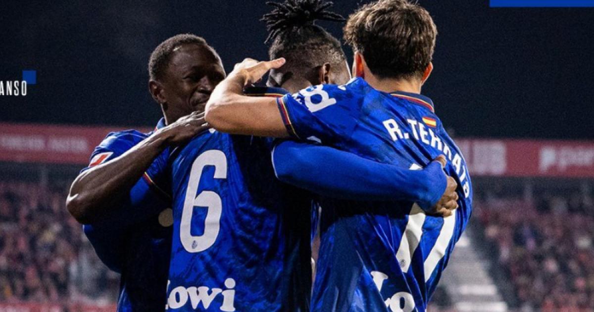 Getafe superó 2-1 a Girona en la vigésima jornada de LaLiga española.  El cuadro azul se adelantó rápidamente con un gol del nigeriano Christantus Uche a los 3 minutos. Los blanquirrojos lograron empatar transitoriamente con un tanto del venezolano Yangel Herrera a los 54', pero Borja Mayoral sentenció el triunfo para los locales a los 62'.  Con este resultado, Girona se mantiene con 31 puntos, mientras que Getafe sumó 30 unidades en la tabla de posiciones.
