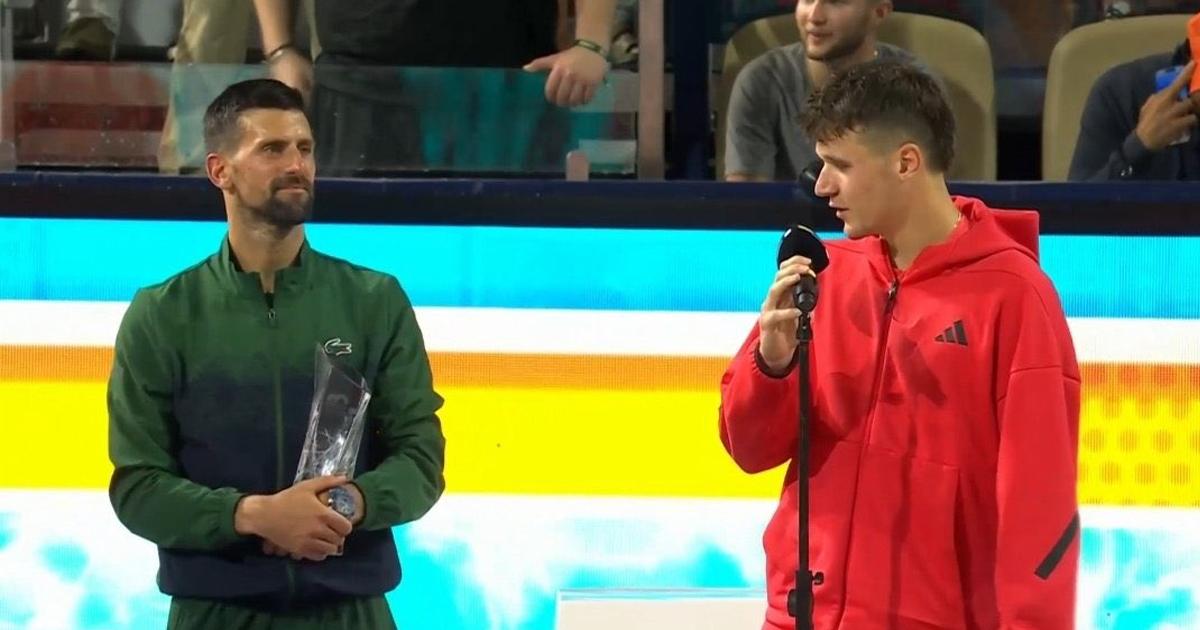 Mensik tras ganarle la final a Djokovic: "Eres la razón por la que estoy aquí"