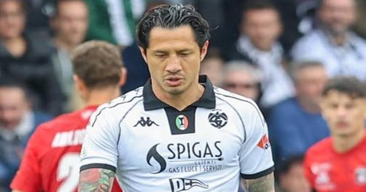 Gianluca Lapadula erró un penal en el empate de Spezia ante Cesena