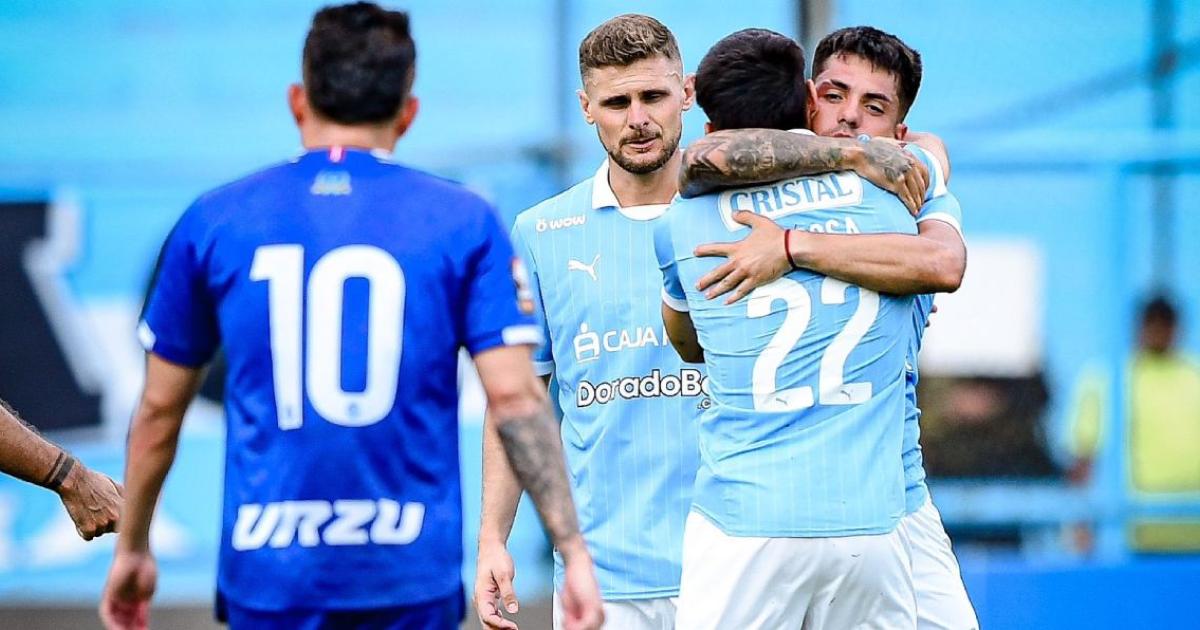 (FOTOS) Cristal vapuleó 5-0 al Binacional en el Alberto Gallardo
