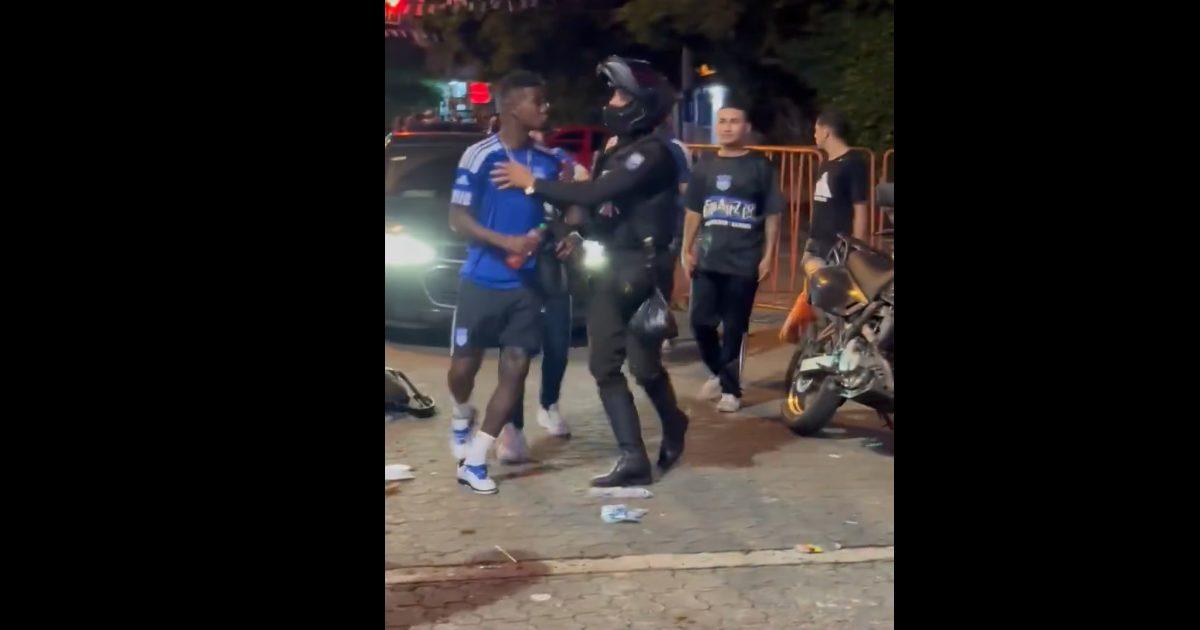 (VIDEO) ¡Quiso irse a la manos! Corozo protagonizó incidentes con hinchas de Emelec