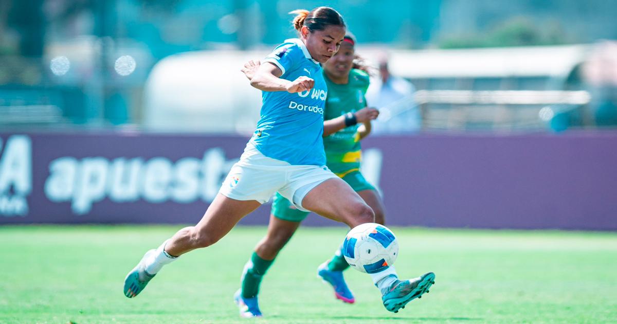 (FOTOS) ¡Con puntaje perfecto! Cristal goleó 8-0 a Def. del Ilucán y lidera Liga Femenina