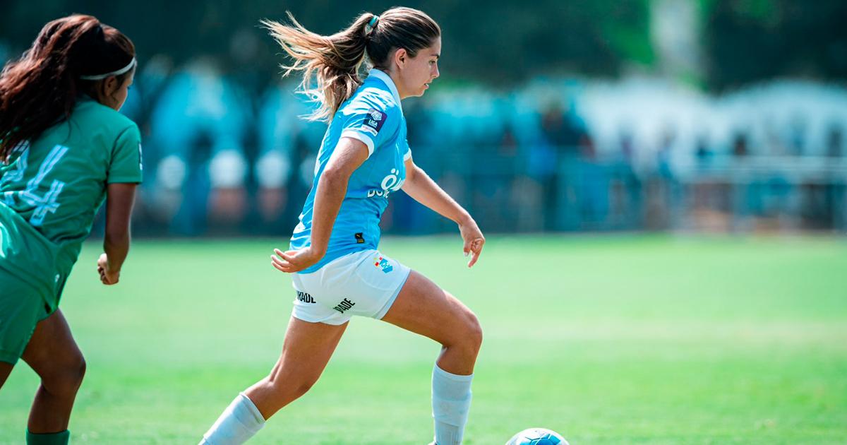 (FOTOS) ¡Con puntaje perfecto! Cristal goleó 8-0 a Def. del Ilucán y lidera Liga Femenina