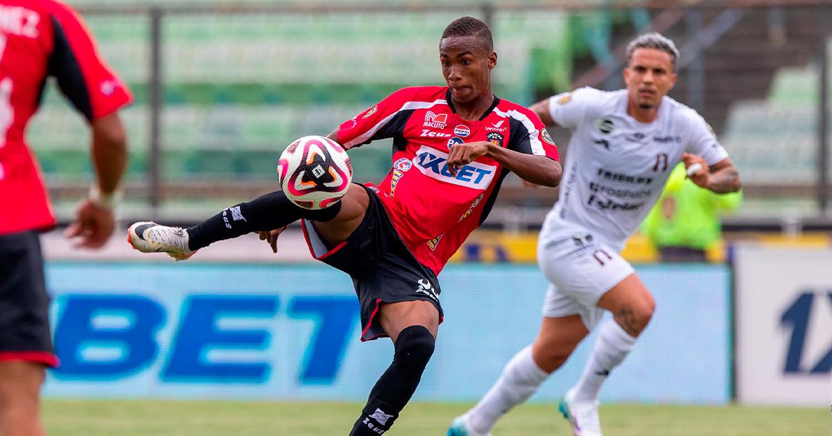 Caracas cayó en casa ante Carabobo antes de recibir a Cienciano