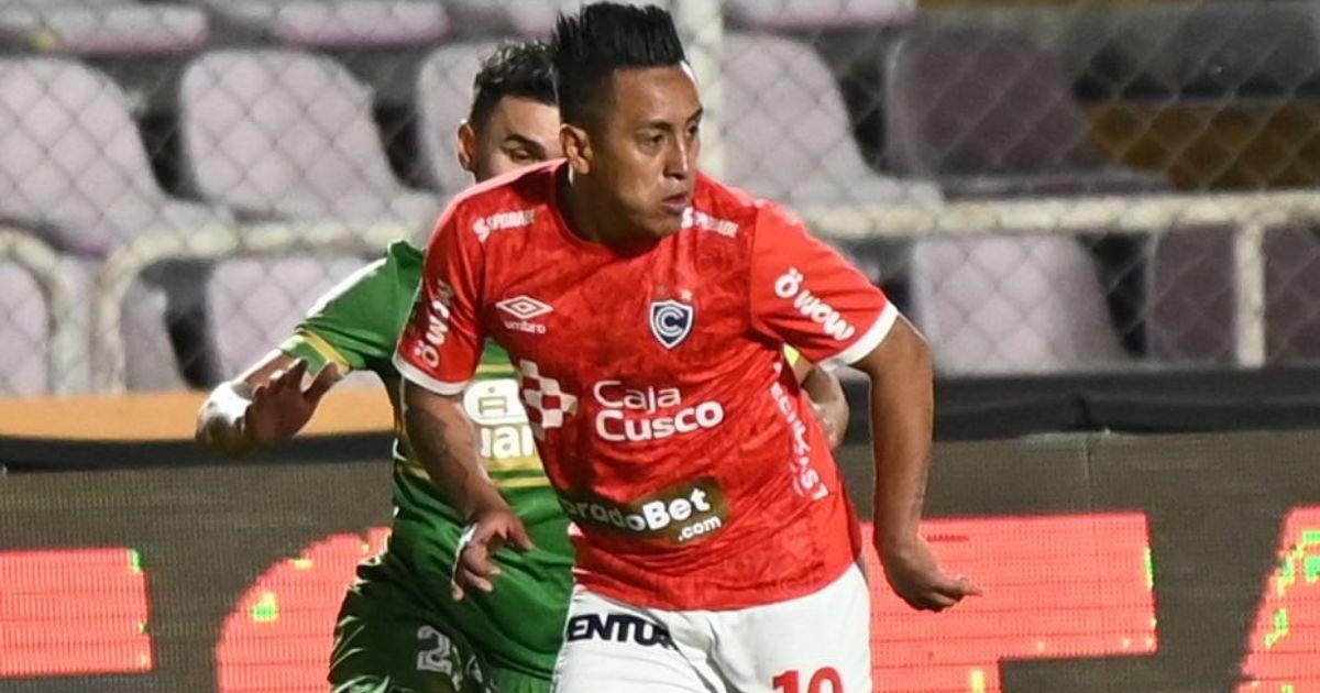 Cueva: "La felicidad de jugar al fútbol es lo más grande que tengo"