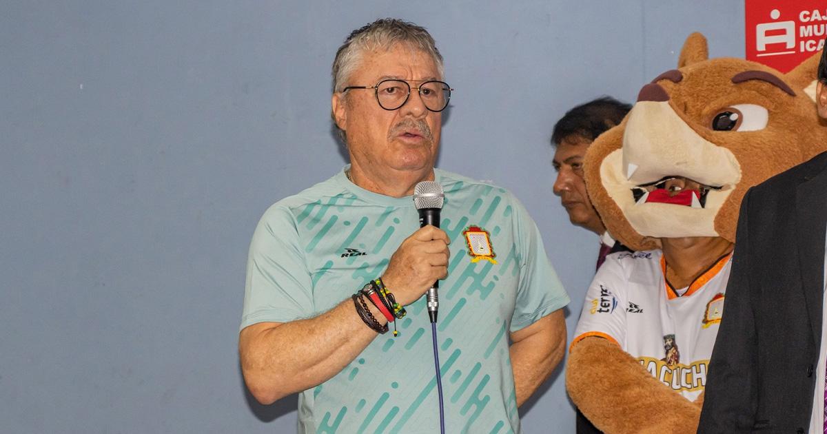 Cerca de la puerta de salida: Ospina no seguiría como DT de Ayacucho