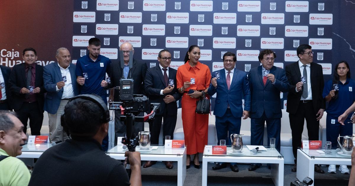 ¡Habrá tarjeta de débito blanquiazul! Alianza presentó a Caja Huancayo como sponsor del equipo de vóley