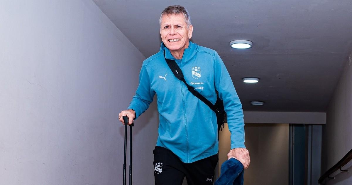 Autuori: "Me saco el sombrero con los jugadores de Cristal porque compitieron"