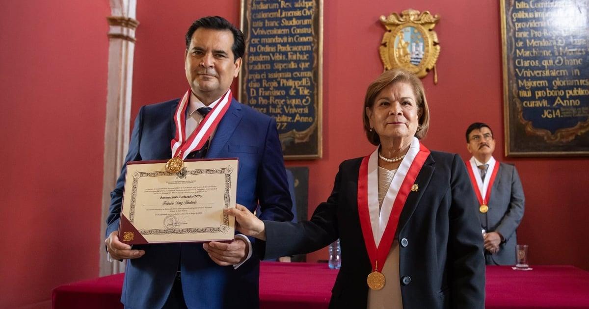 San Marcos reconoció a presidente del IPD con 'Medalla de Honor Sanmarquina'