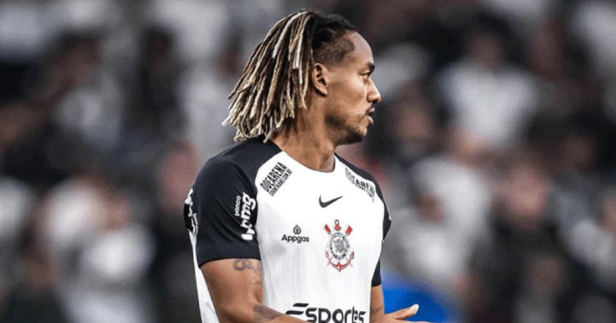 Con Carrillo en cancha, Corinthians supera a Santos y sigue en racha en el Brasileirao