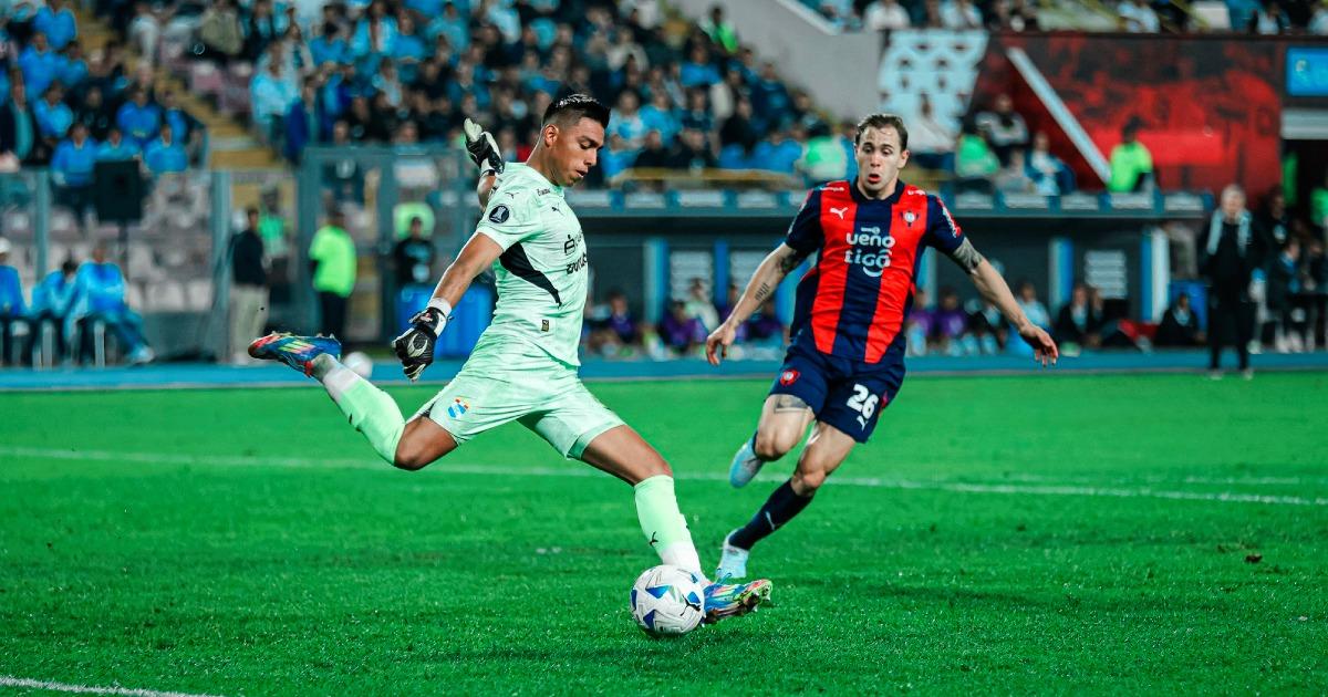 (VIDEO | FOTOS) Cristal cayó con Cerro Porteño y complicó sus chances en la Libertadores