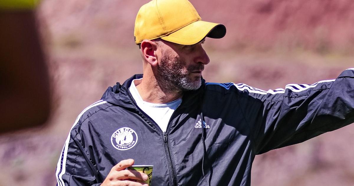 Rondelli: "La 'U' es un equipo muy peligroso y si uno parpadea, ya está perdiendo 1-0"