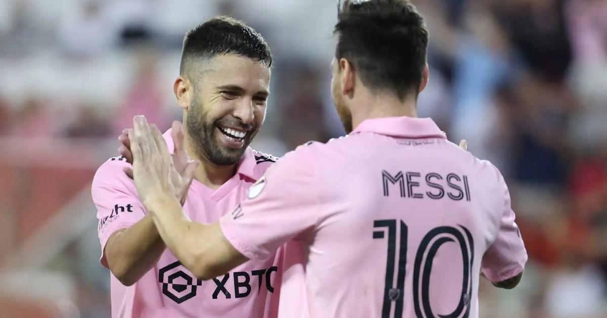 Alba sobre Messi: "Es muy fácil conectarse y jugar al lado del mejor jugador de la historia"