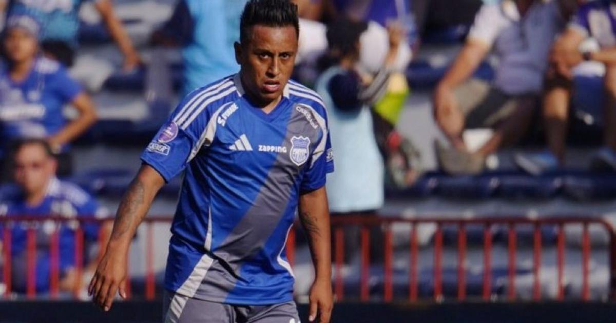 (VIDEO) Cueva fue ovacionado en su debut, pero a Emelec le empataron al final