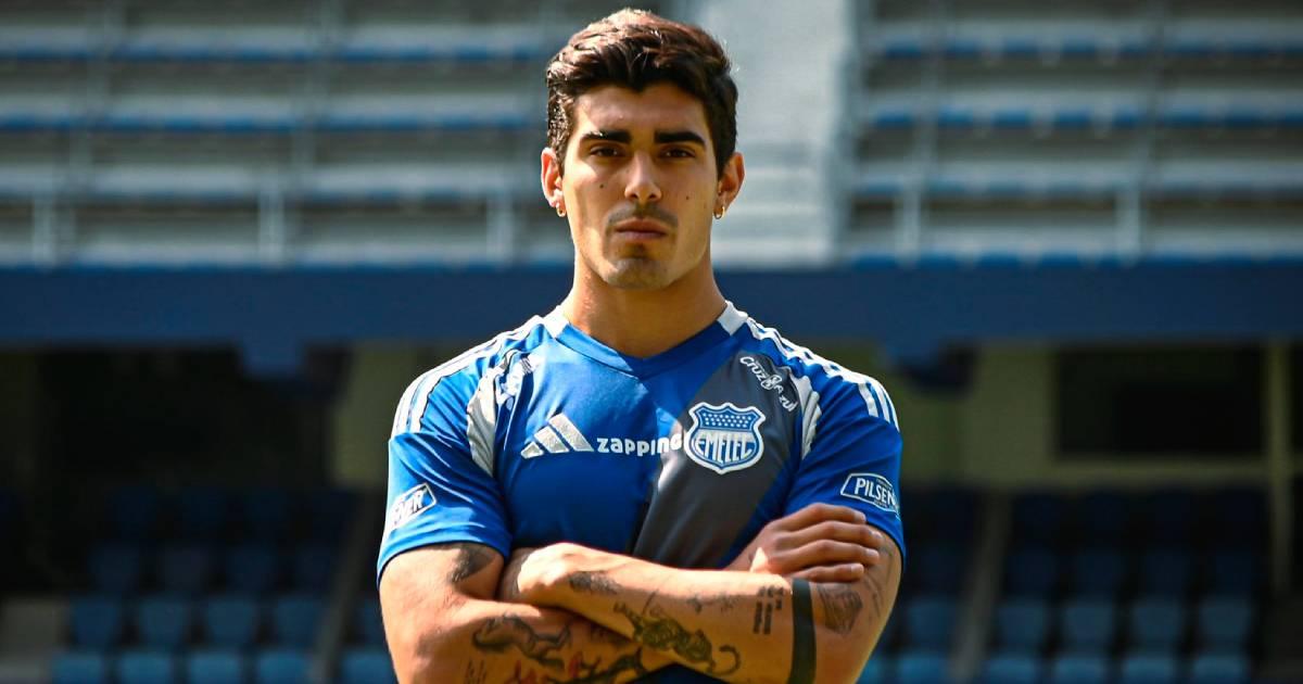 (FOTOS) Alfonso Barco posó con la camiseta de Emelec