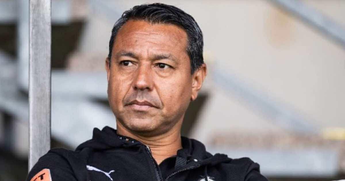 Nolberto Solano fue designado como nuevo entrenador de Pakistán