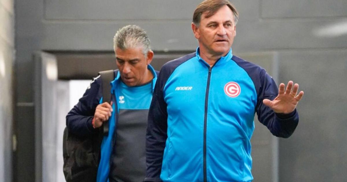 Bustos: "En Garcilaso buscamos jugar un torneo internacional"