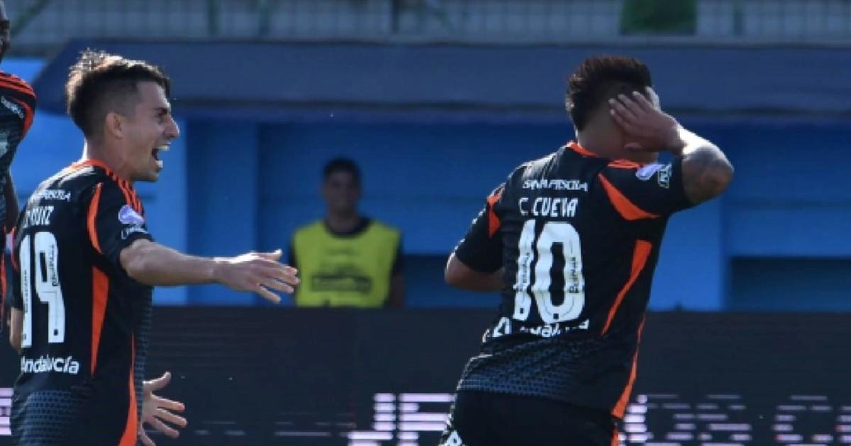 ¡Peruanos al gol! Con tantos de Cueva y Barco, Emelec ganó