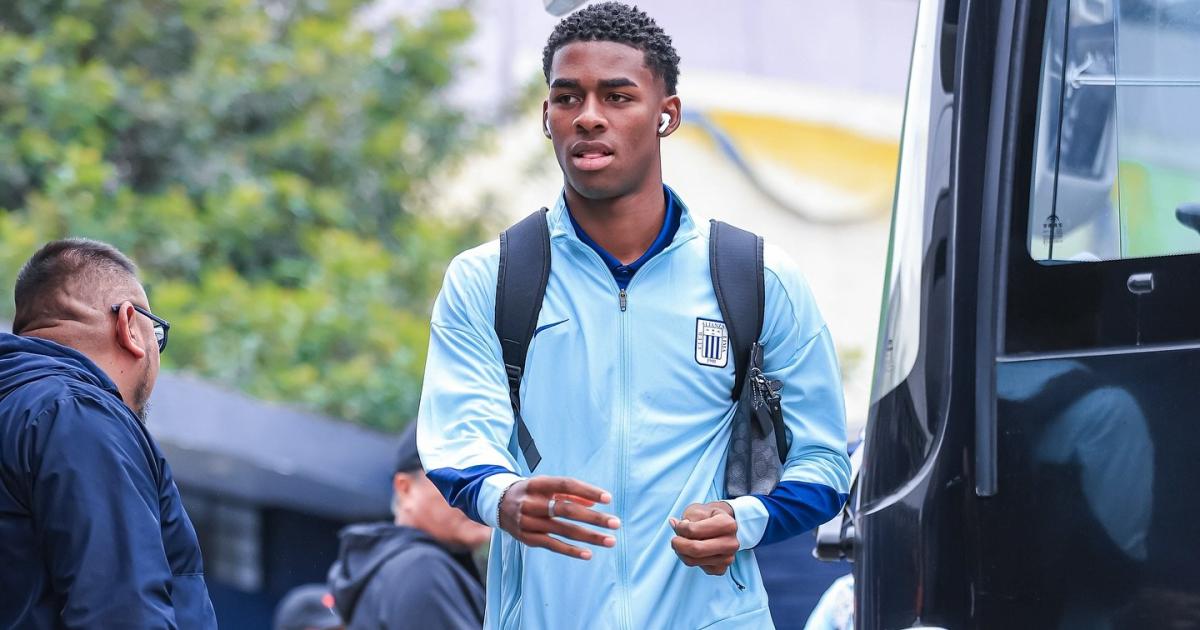 Guzmán a su partida a Portugal: "Siempre fui feliz vistiendo la camiseta de Alianza Lima"