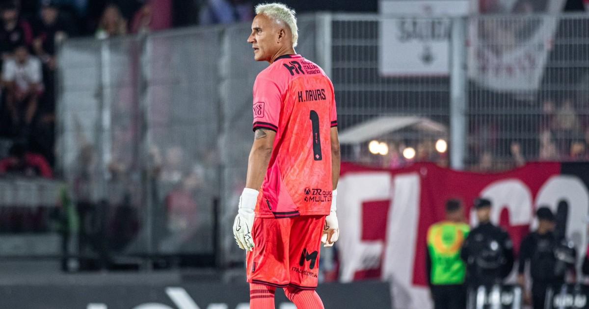Keylor Navas será compañero de Quispe en Pumas