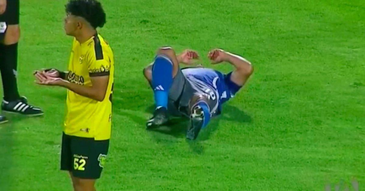 Tras conseguir el boleto a octavos de final de la Copa Ecuador, el volante peruano Christian Cueva encendió las alarmas en Emelec luego de terminar sentido el encuentro.   'Aladino' sintió una molestia en los minutos finales del cotejo, sin embargo al no tener cambios, se decidió que permanezca en la cancha. Luego en su club se impuso en la tanda de penales.  Tras el cotejo, el propio Cueva confesó que sintió un tirón y que se haría los exámenes necesarios.  Según trascendió en la prensa ecuatoriana, el jug
