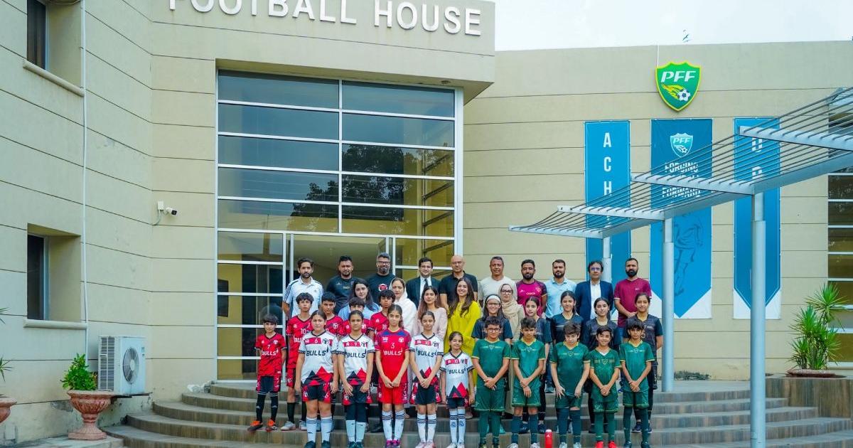  (FOTOS) Solano tuvo gran recibimiento en Pakistán