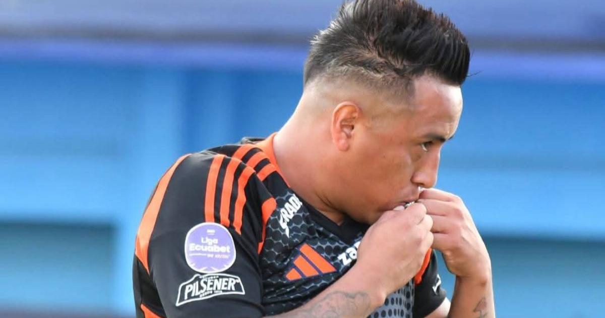 Pdte. de Emelec: "Lucharemos para que el próximo año Cueva continúe en el club"