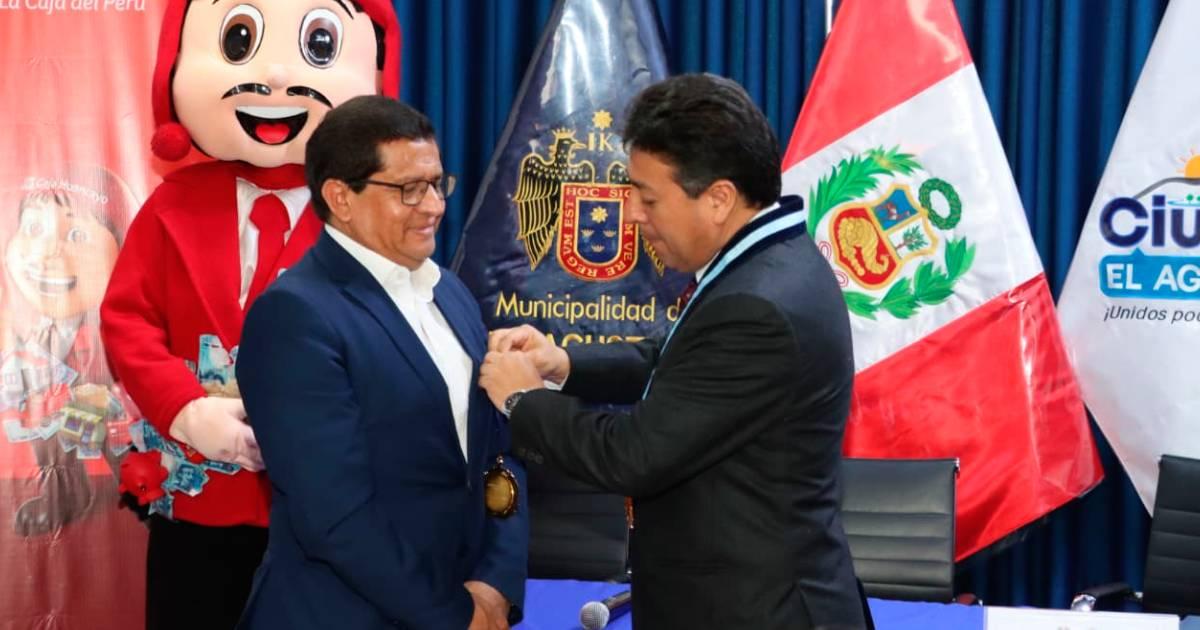 Caja Huancayo fue reconocida por su contribución al mejoramiento del complejo deportivo Pedro Huilca