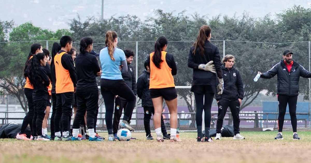 Comando técnico de la Selección Femenina visitó a Sporting Cristal
