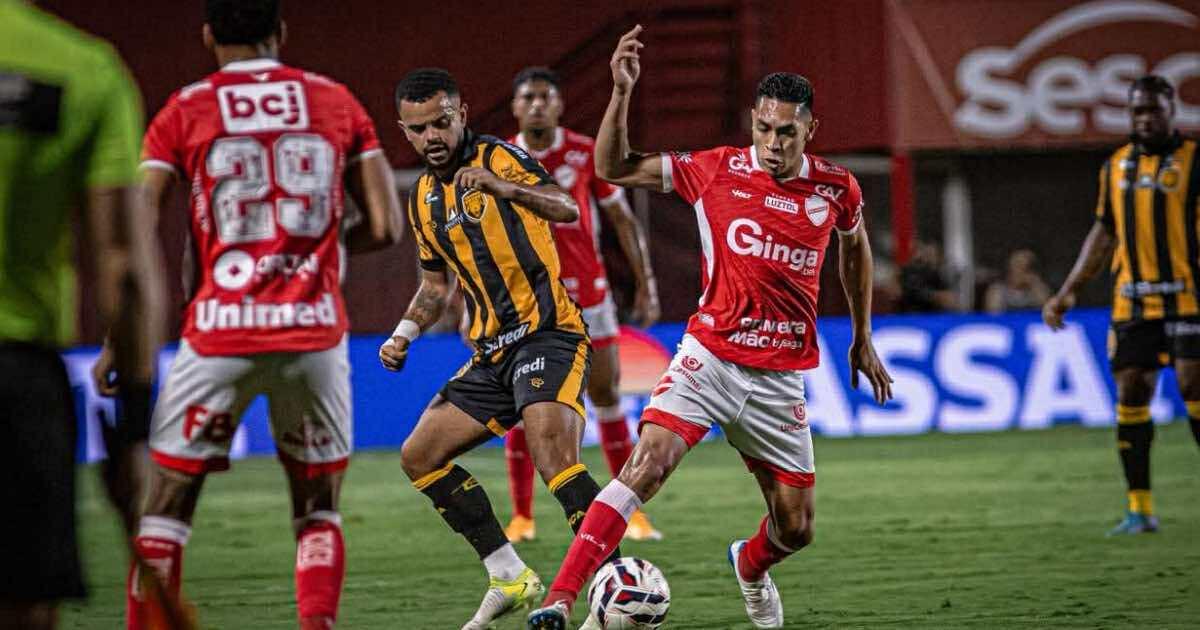 Amazonas FC volvió a caer y sigue complicado en el Brasileirao B