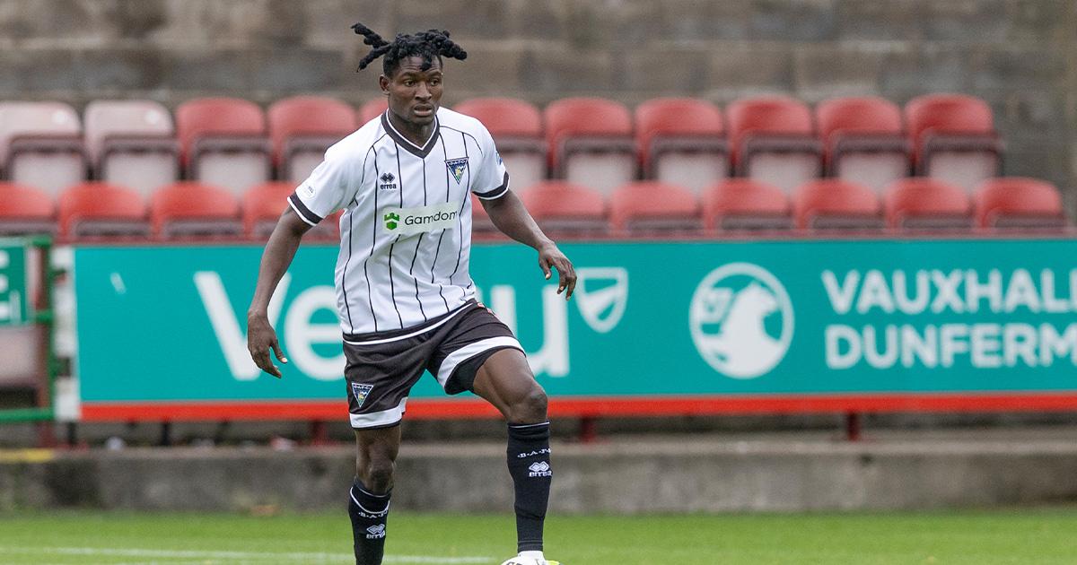 Sin Cáceres, Dunfermline venció a Raith Rovers por el ascenso escocés
