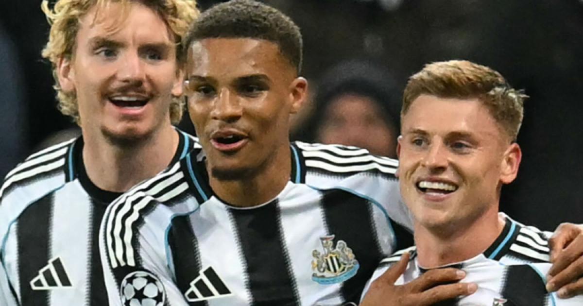 Newcastle impuso su poderío y goleó 3-0 a Benfica por la Champions League