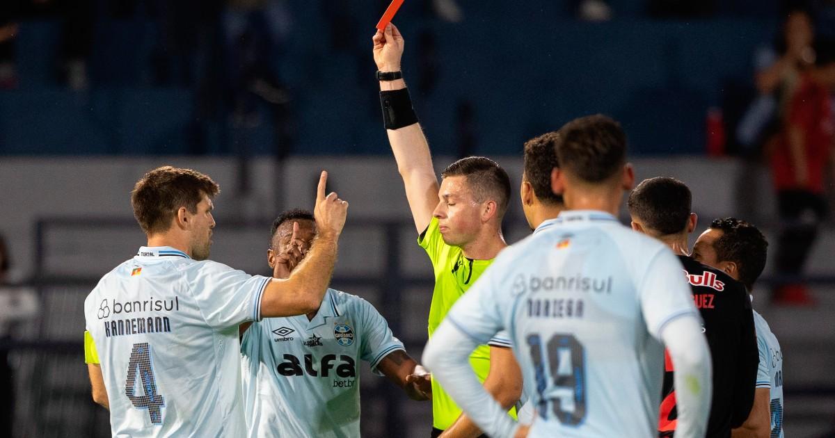 Bragantino sorprendió al Gremio de Erick Noriega