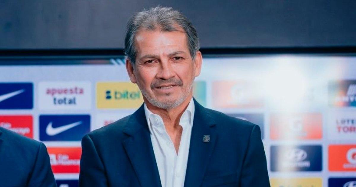 Navarro: "Es un año inolvidable a nivel internacional y la renovación de 'Pipo' es merecida"