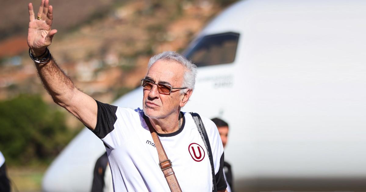 Jorge Fossati estaría cada vez más lejos de seguir como DT en Universitario