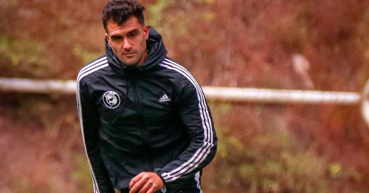 El defensor de Cusco FC, Álvaro Ampuero, señaló que el equipo mantiene como objetivo asegurar el segundo lugar del acumulado. El jugador destacó que el plantel trabaja enfocado en su próximo partido y que la consigna es clara: salir a ganar para cerrar la fase regular con tranquilidad. “Queremos quedarnos con el segundo puesto del acumulado, estamos trabajando el partido y esperamos quedarnos en el segundo lugar para estar tranquilos de cara a lo que viene”, afirmó.  Ampuero remarcó que el equipo no variará
