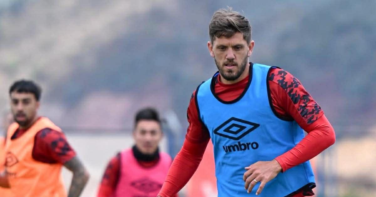 No se mueve: Amondarain renovó un año más con Cienciano