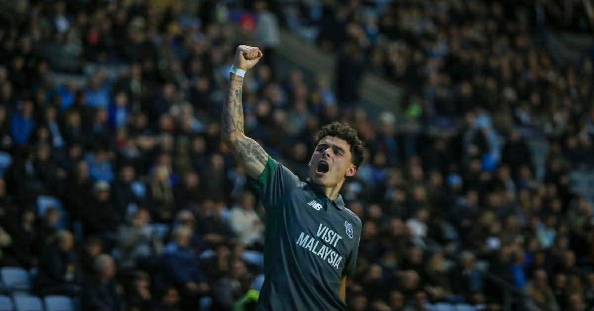 Alexander Robertson brilló con doblete en empate del Cardiff por la League One