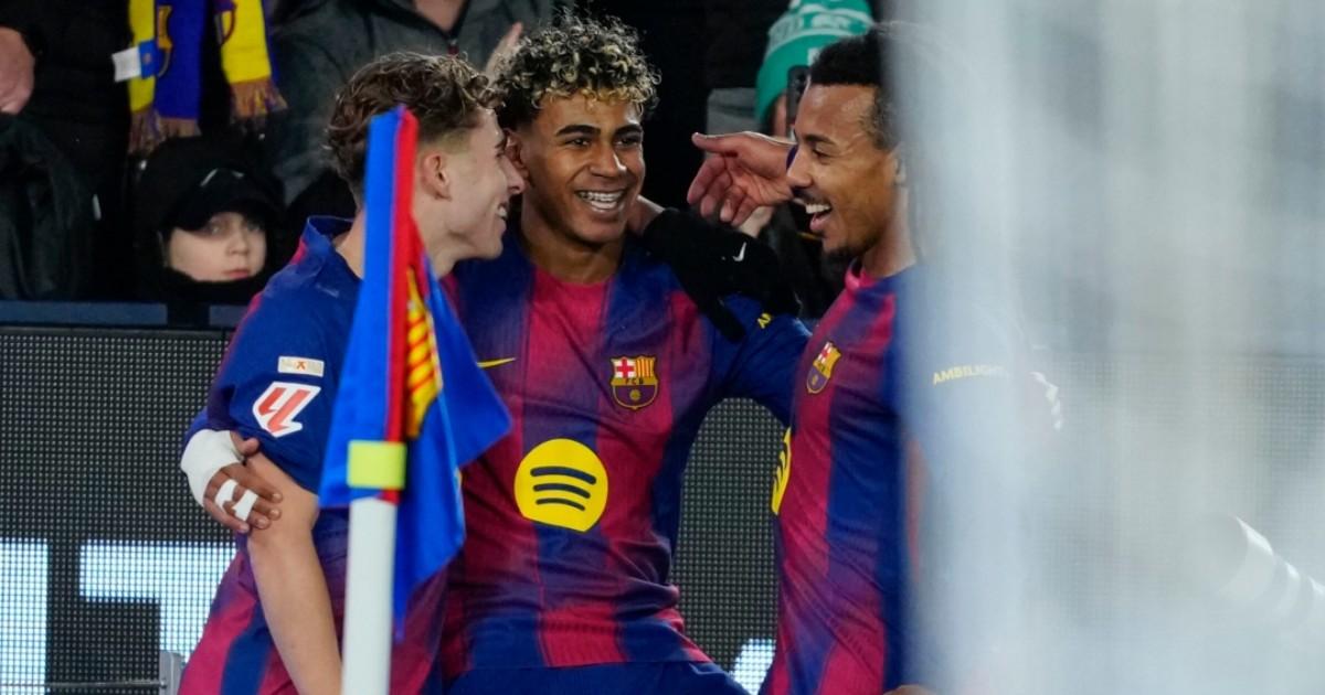 Barcelona goleó y recuperó la punta